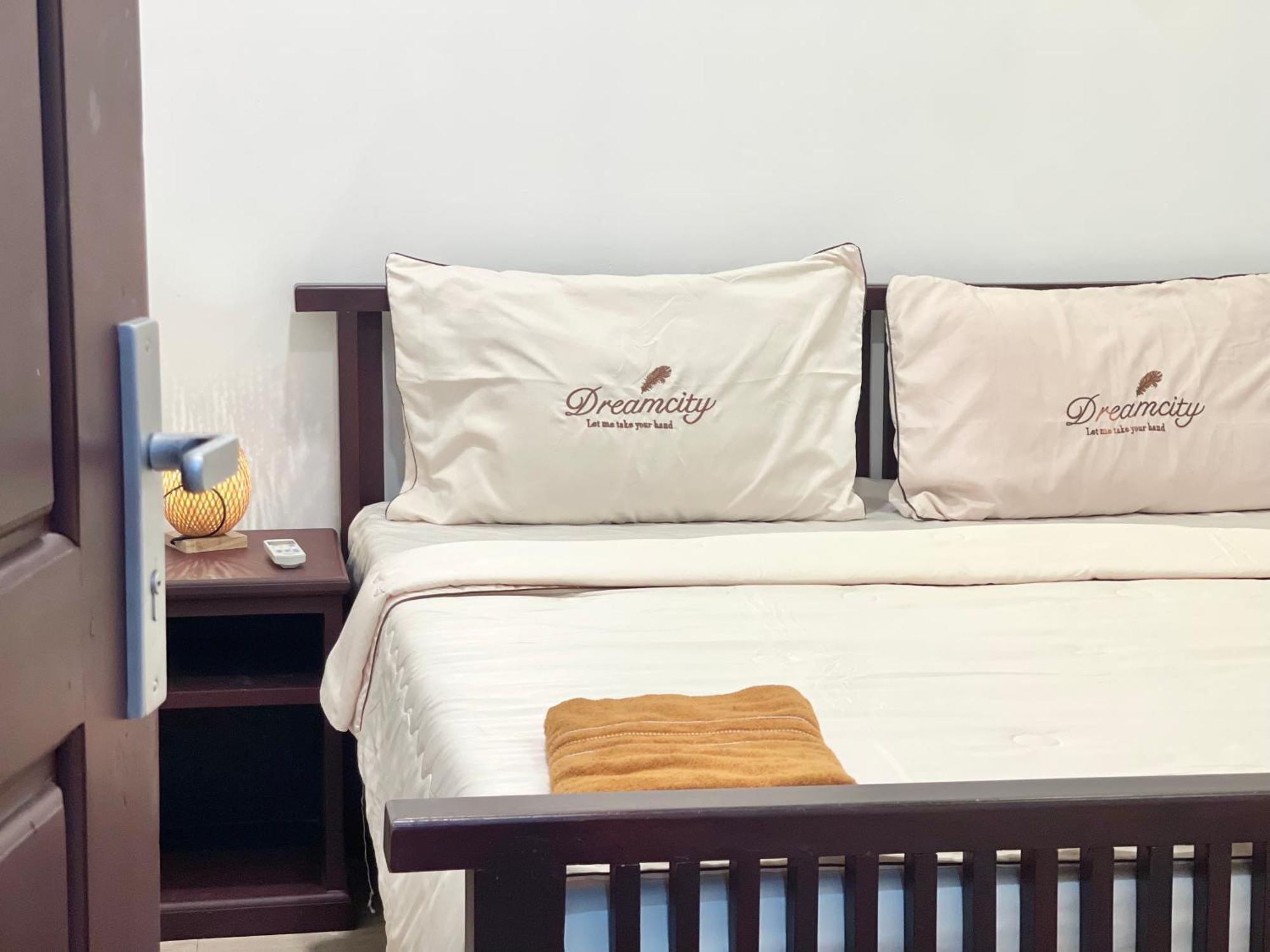 Sky - 50m To Museum And Riverside Bed & Breakfast Phnom Penh
