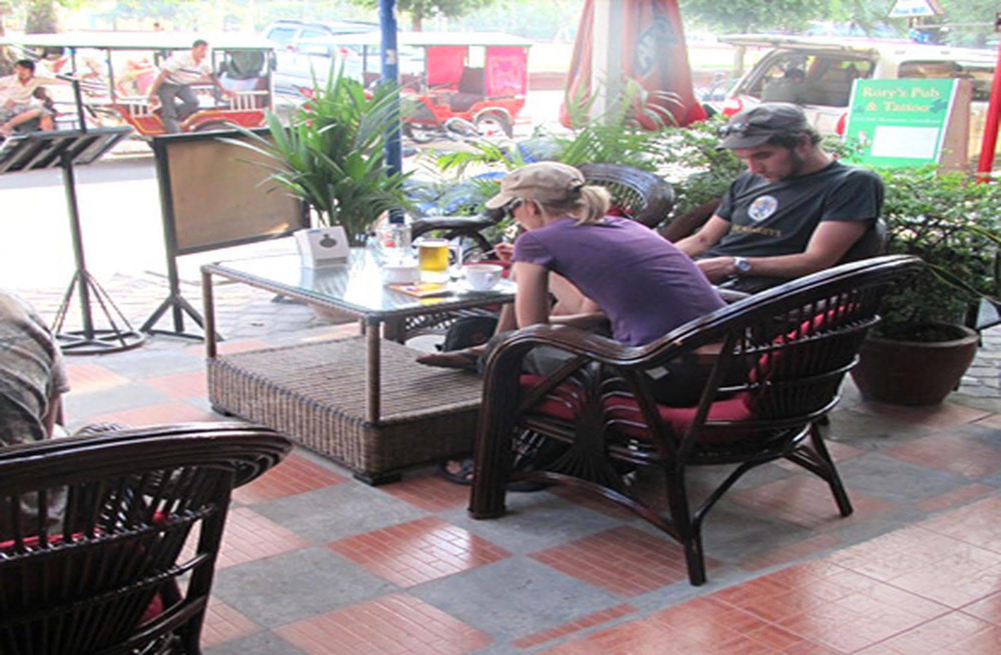 Sky - 50m To Museum And Riverside 2* Phnom Penh
