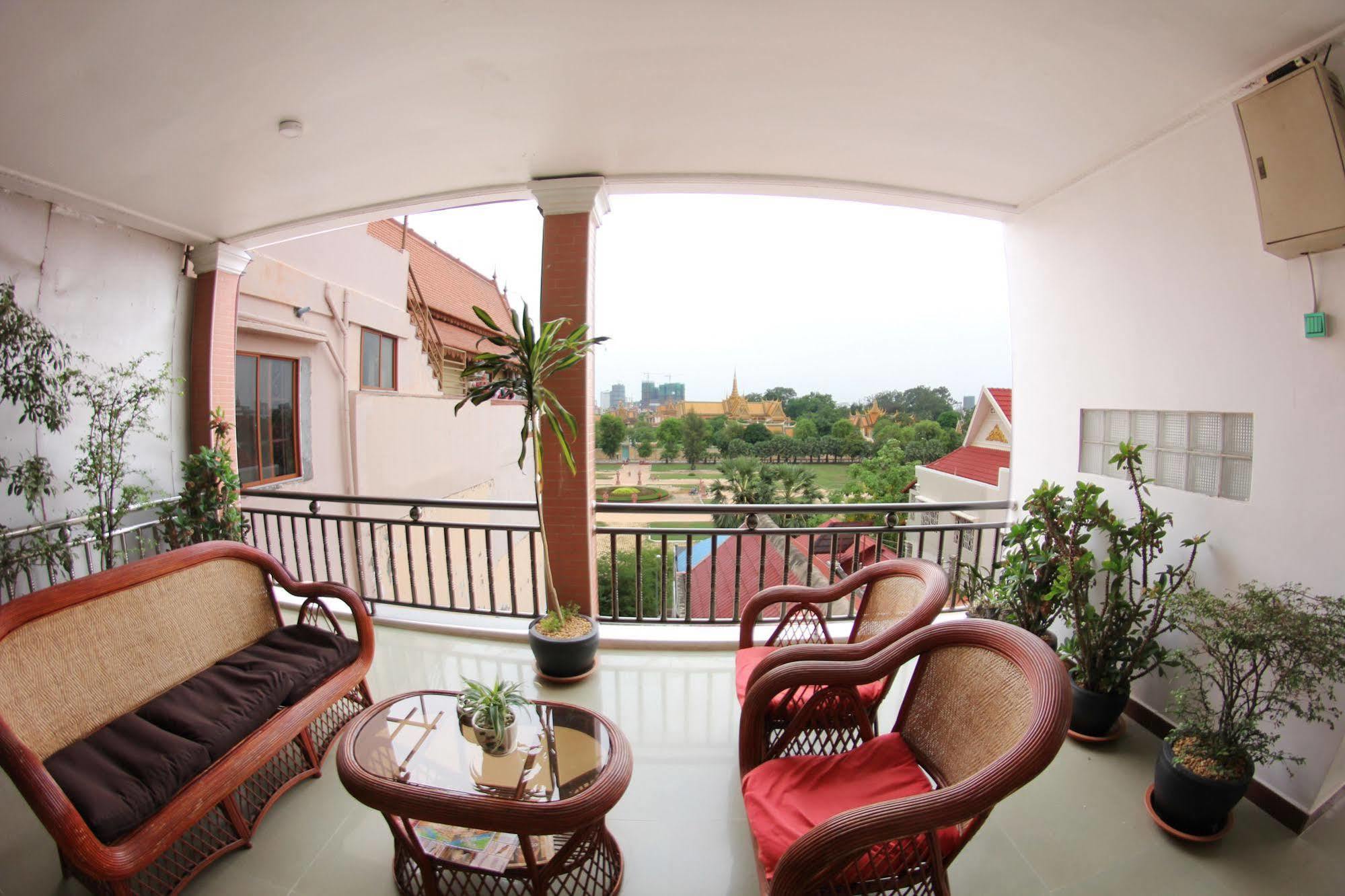 Bed & Breakfast Sky - 50m To Museum And Riverside 2*